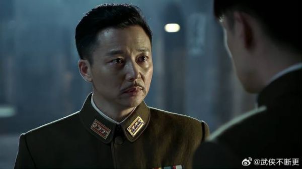 明台军校毕业 老师送给他手表,对话太感人
