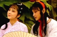 红楼梦：袭人不在，晴雯和麝月的互相打趣，透露出浓浓闺蜜姐妹情