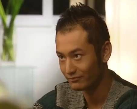 我想知道,晓明哥的头发是怎么做到越来越浓密的?