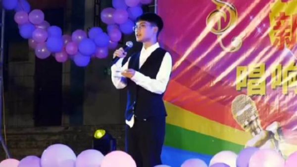 看他名字我还以为黄家驹要顶号了!