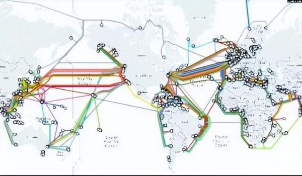 图片说明1:全球海底光缆分布图(图源:TeleGeography公司)