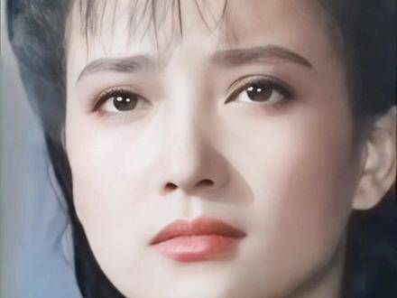 曾经有人将她与陈红对比,探讨谁是内地首屈一指的古典美女