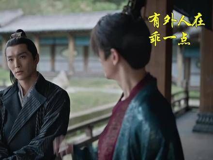 天生冷脸?你又不是殿下,我为什么要对你笑