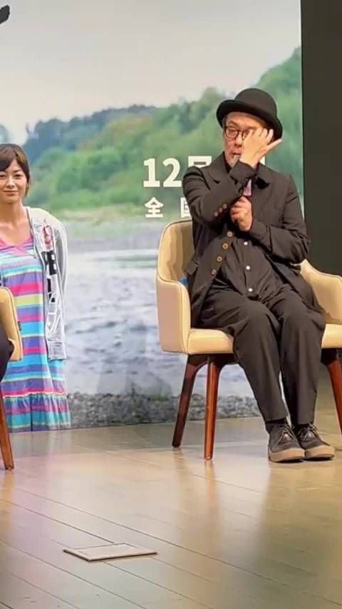 《小偷家族》主演、《东京塔》作者日本演员、小说家利利弗兰克在《如父如子》