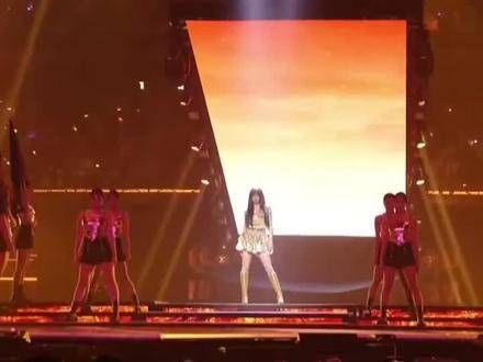 就因为这一句“fucking tomboy” 让我听得过瘾极了!gidle 的舞台真是绝了!