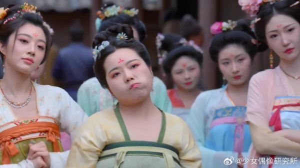 亲弟弟偷走姐姐的金首饰,想要出城不料被一顿殴打