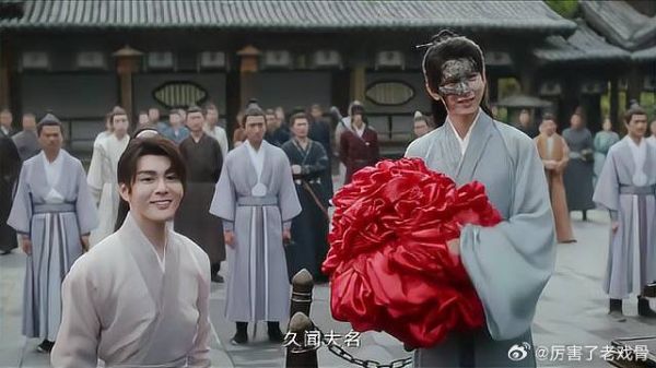 李莲花正在看热闹 怎料被阿飞一掌送出,竟拿下魁首