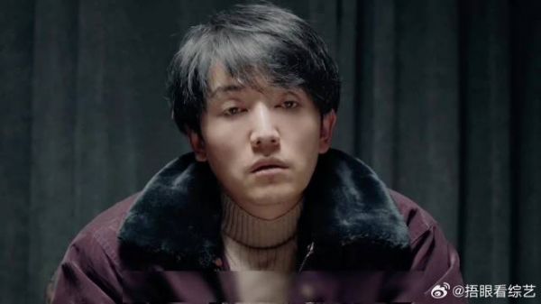 残忍的匪徒为了不留活口,竟杀害自己亲哥