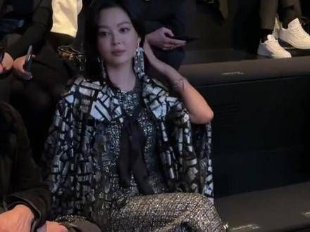 辛芷蕾出席今天的香奈儿活动,真是美得不可方物