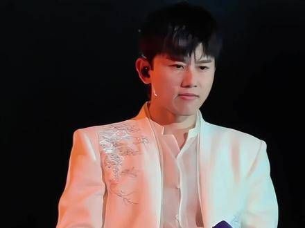 哥，这歌词这么有挑战性，你却唱得如此流畅，是不是很容易上口呢……