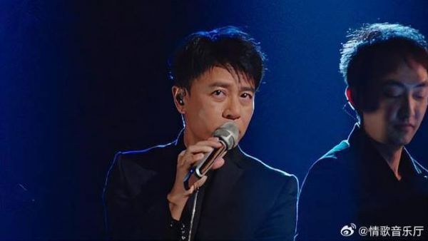 李克勤改编能力好强! 唱《雨中的恋人们》,声入人心