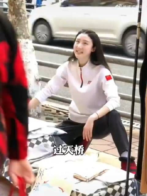 四川的90后受伤退役运动员,退役后很长一段时间都在街边摆摊…
