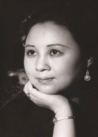 悼念琼瑶：翩然而飞天国，情深缘浅的永恒篇章