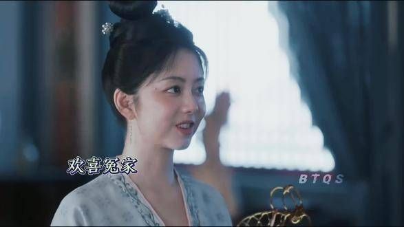 杨锦官,不要太深情,眼神里满是柔情,与英英结为战友,你和女主成眷侣
