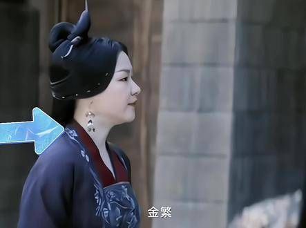 “金靖真是把梗玩透了,即兴加的词”金繁“导演说她乱加词”导演哪里…