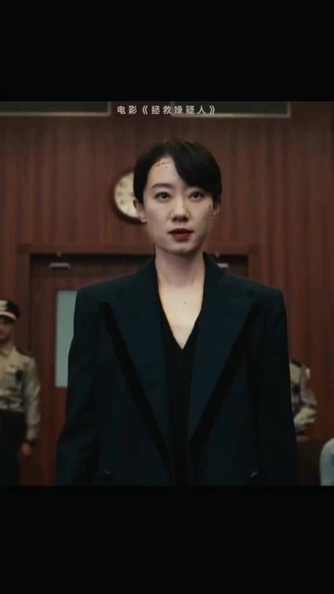 同为母亲,身着盔甲,哪怕手无寸铁,也会不顾一切!