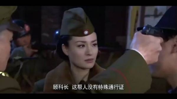 密使:警察设卡拦军队,叫嚣有本事打死我,下秒后悔都来不及
