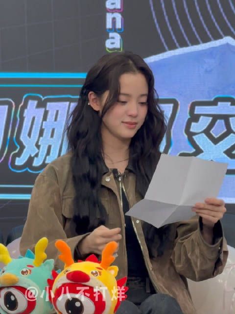 在直播读朋友写的“Love Letter”不仅一秒认出字迹…
