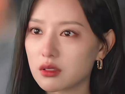 她说忧伤的眼神就像是柏林的雾气