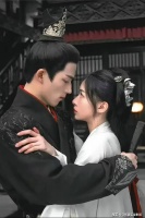 《九重紫》与《墨雨云间》：似曾相识的重生架构之思