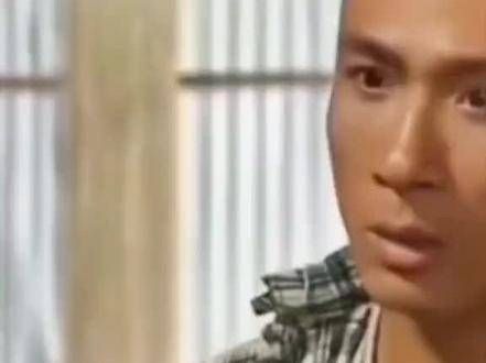 吴镇宇亲孩子亲到童爱玲,真是 一代人的回忆,猜叔那时好年轻啊