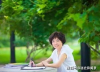 被称为“香港琼瑶”的梁凤仪，写“财经小说”火爆的秘诀