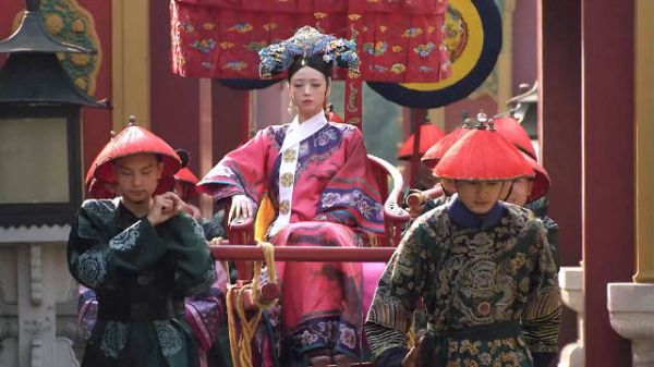 蒋欣再演华妃,霸气不减当年,她誓言要在《甄嬛爱不停》中再次放肆一回…