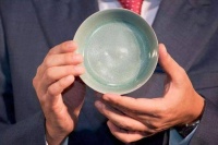 汝窑是什么？答：就是随便一个罐子就能卖上亿的瓷器