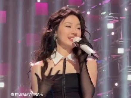 刀郎演唱会迎来了一位神秘嘉宾,竟然是18岁的新星单依纯,真是人美歌甜!