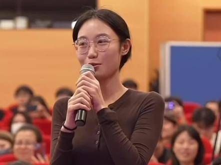 董宇辉的评论区总是充满温暖,又看到一条妈妈特别喜欢你的评论 董宇辉 暖评