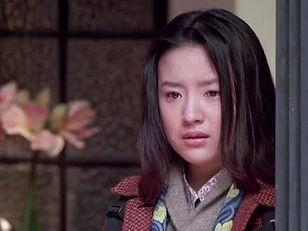 心机白莲董洁：婚内爱上王大治却嫁祸潘粤明，将儿子视为伴侣般养育