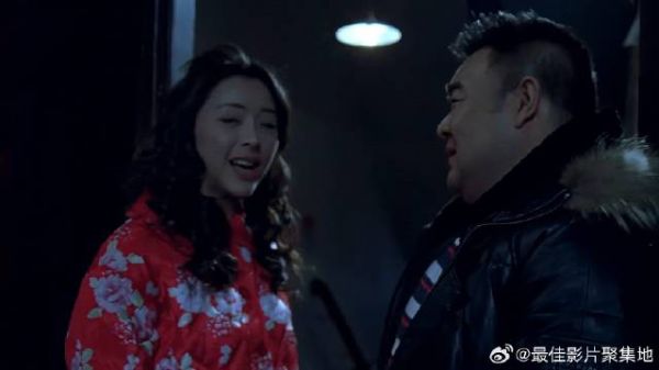 徐峥上厕所跑错房间,竟睡到美女床上,好看了