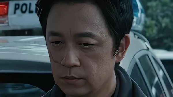 遭遇绑匪抢劫挟持人质,危急时刻挺身而出