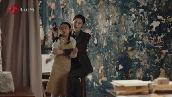 郑兰亭竟然卑鄙无耻用飞航做人质,还在画室下埋了大量的炸药…