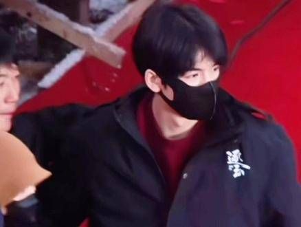 天晓得我此刻多想奔赴横店与你相见