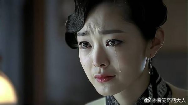 于曼丽深爱着明台,却不敢说出口,只能在背后默默保护他