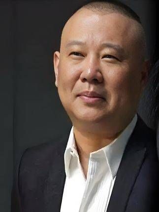 谈及黄圣依与周星驰解约之事,郭德纲展现出了满满的求生欲望