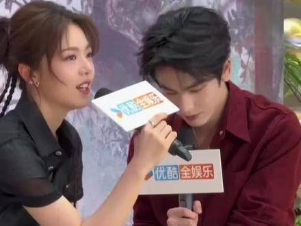 “裴某不才,幸而,外表尚佳”红豆生于南国,裴相乃男模也