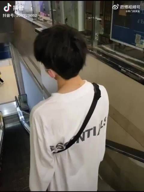 不要杠口罩,眉眼这个样子,只要还有嘴巴就不会难看! !