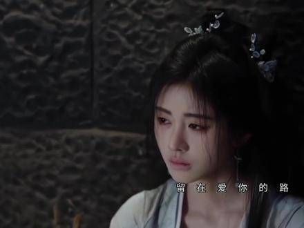 在繁花似锦的季节里,她宛如一朵盛开的桃花,带来了无尽的美好与期待