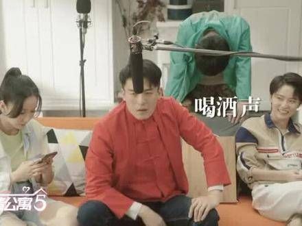 疑似开车现场实录!捕捉到一个表情逐渐失控的吃瓜狗哥