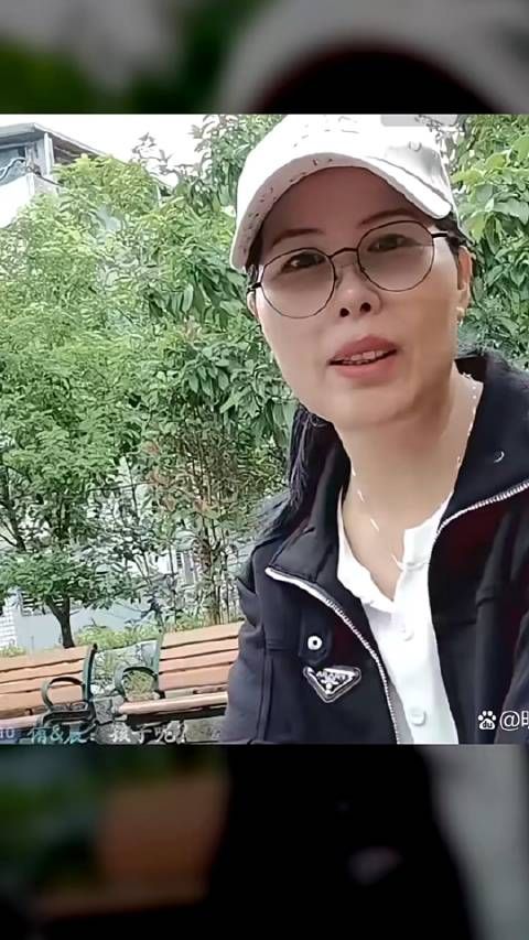 小杨阿姨直播爆料:曾与光头卤蛋打交道,对方曾动手打人