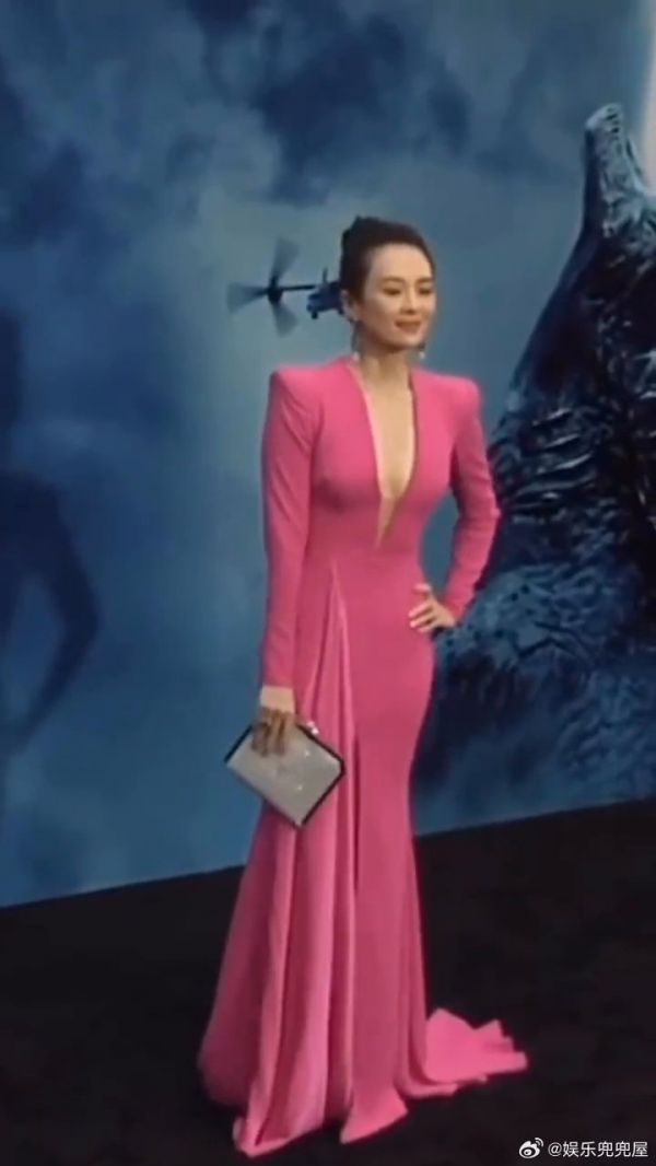 章子怡亮相洛杉矶宣传新电影,国际章太美了