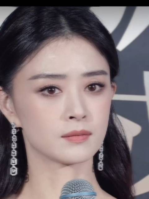 蒋欣最新红毯状态,美得超过华妃娘娘,结果一问怎么瘦的,饿瘦的……
