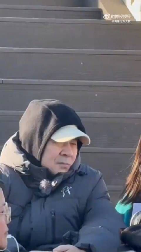 哎呦我要笑死了,名言重现:“这么多女人真吵死了”“回宫去,都回宫去!”