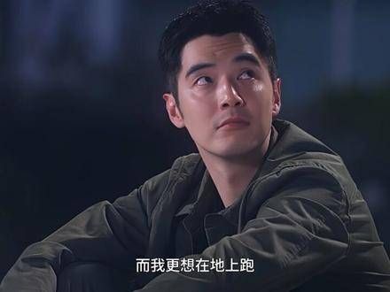 沈翊和杜城就这样默契合作，互相救赎，陪伴一年又一年吧