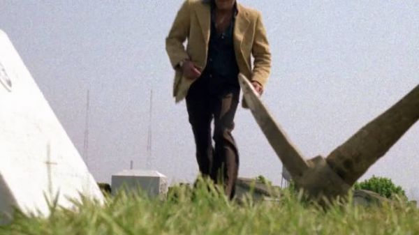 男人听信别人谣言,竟想私吞棺材里的财宝,结果却挖出千年女尸!