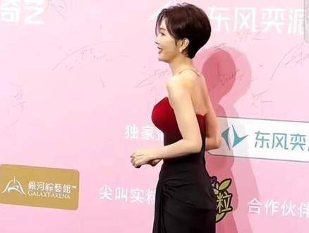 三位颜值和身材都出众的女明星,你更青睐哪一位?