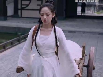 幸福总是如履薄冰,在如此艰难的日子里,你却只留给她一颗糖…