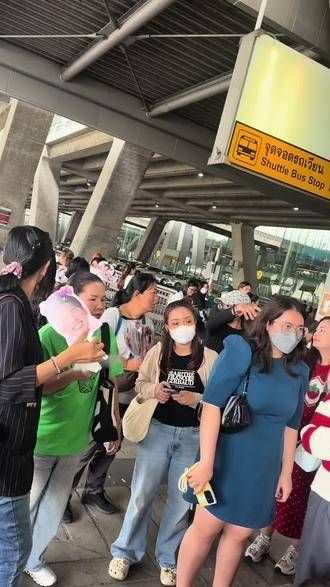 这位中国巨星在泰国真的这么受欢迎吗?完全没法靠近一点